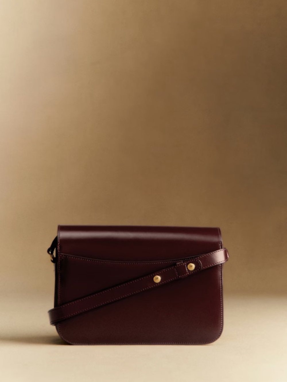 SOLD Like New Sézane Milo Classic Bag in Glossy Burgundy - Picture 3 of 14